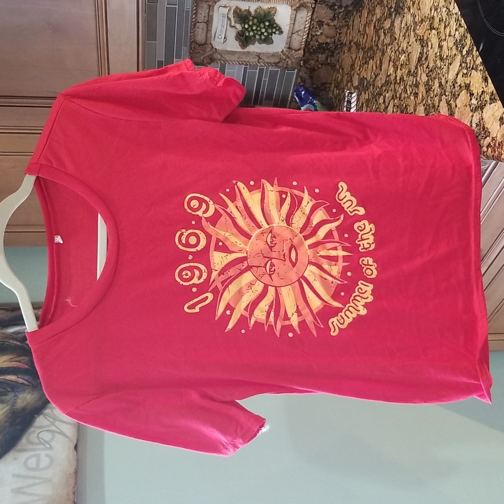 Summer of the Sun graphic Tshirt